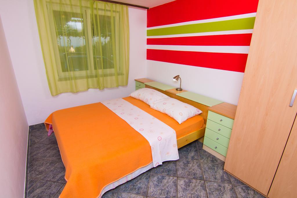 Apartmani Zuzic Krk Town Room photo
