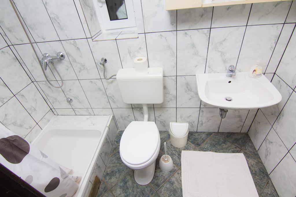 Apartmani Zuzic Krk Town Room photo