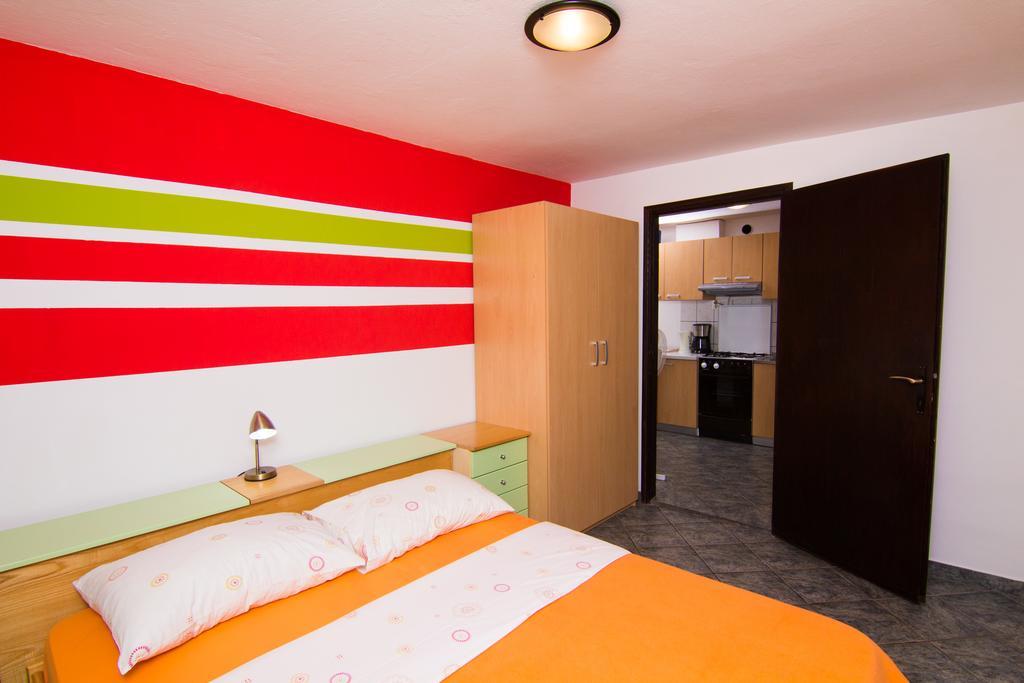 Apartmani Zuzic Krk Town Room photo